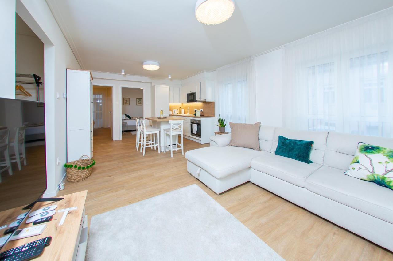 Cosy Inner City Getaway Bestern Szeged Extérieur photo