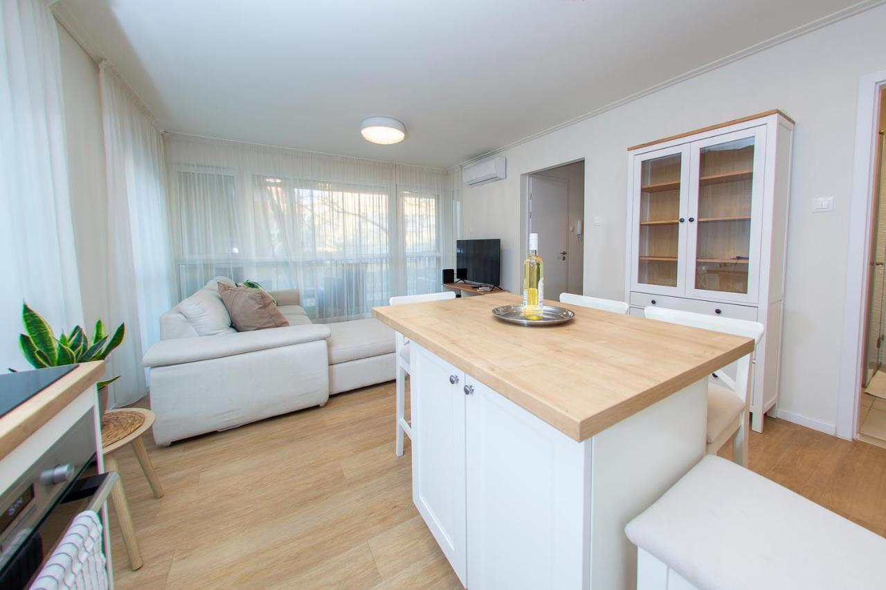Cosy Inner City Getaway Bestern Szeged Extérieur photo