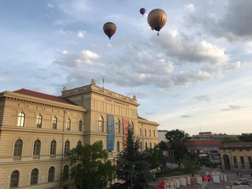 Cosy Inner City Getaway Bestern Szeged Extérieur photo